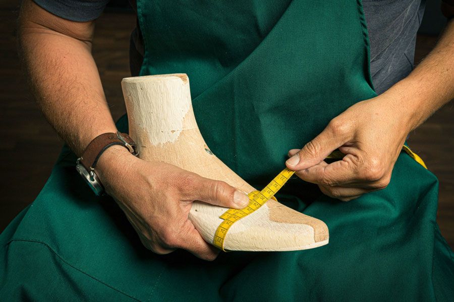Scarpe ortopediche su misura a Casei Gerola ortopedia